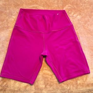 Lululemon Align High Rise Short 8” magenta, purple.